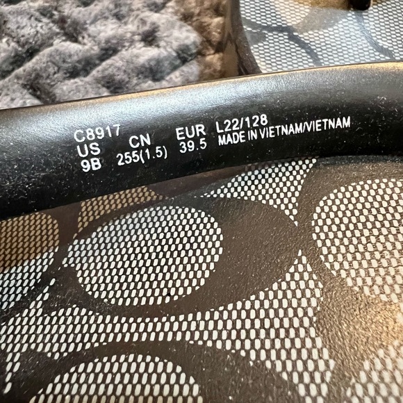 Coach Black and Grey Flip Flops Woman’s Size 9. NWOT. - Picture 4 of 5